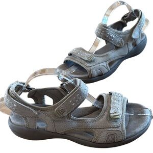 CLARKS WOMEN MORSE TOUR SZ 7.5 OPEN TOE CASUAL STRAPPY SANDAL HOOK LOOP CLOSURE